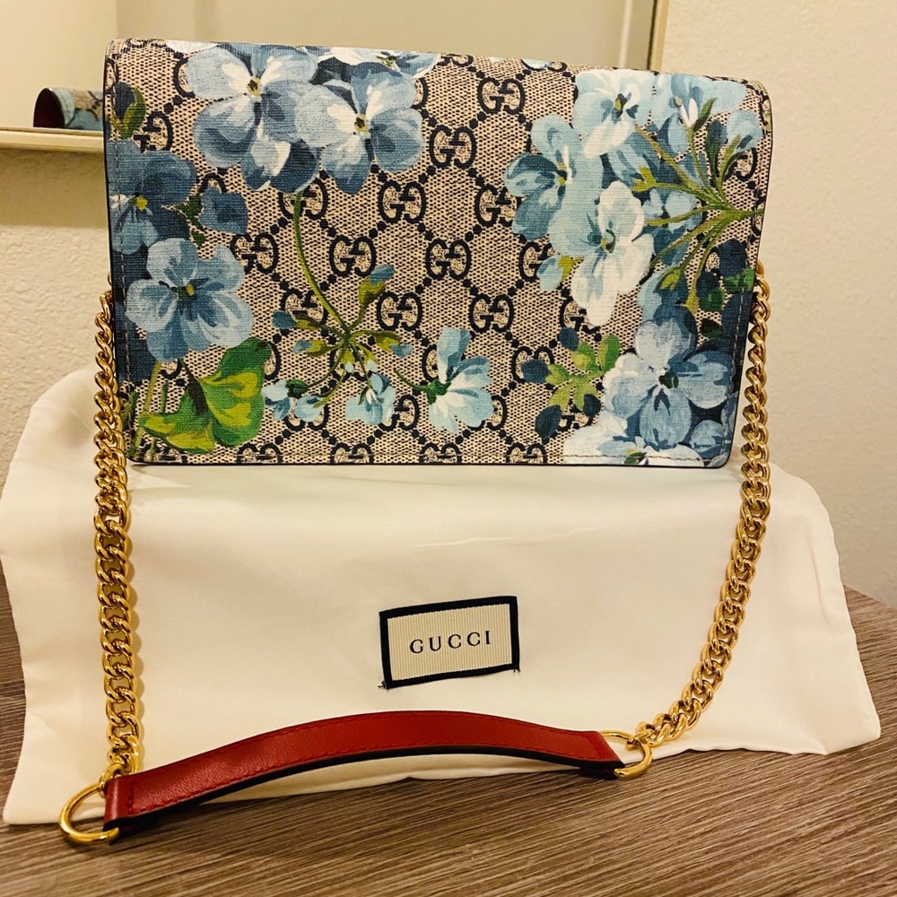 ❌SOLD❌ Gucci Blooms Wallet On Chain